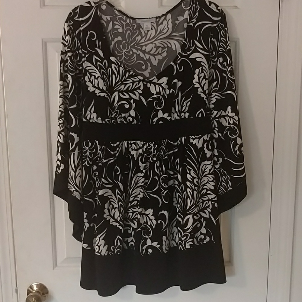 Black and White kimono style tunic with tie back